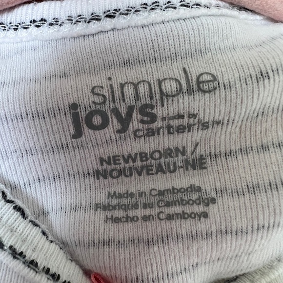 Simple Joys by Carter’s Newborn White and Black Heart Short Sleeve Girls Onesie - Picture 4 of 4